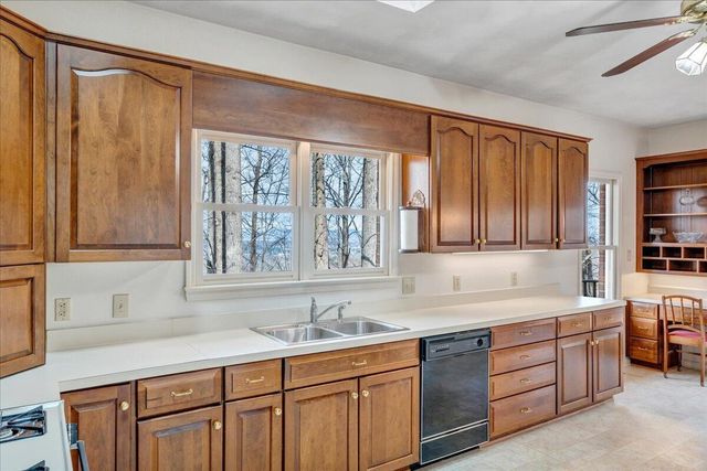 6780 Hidden Woods DR, Roanoke, VA 24018