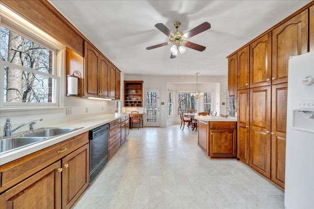 6780 Hidden Woods DR, Roanoke, VA 24018