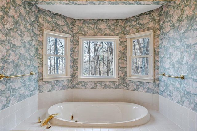 6780 Hidden Woods DR, Roanoke, VA 24018