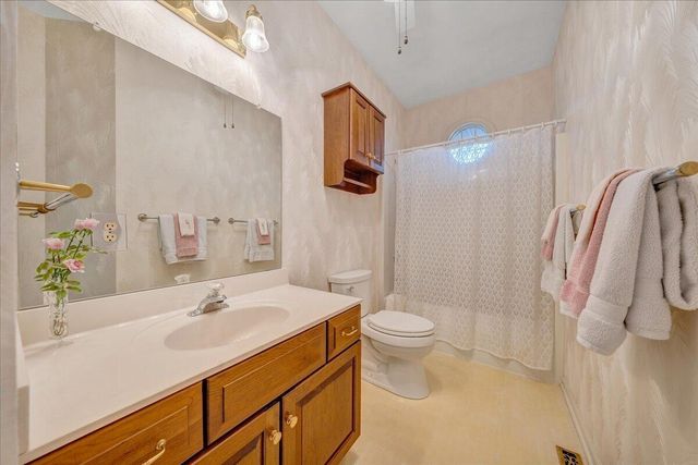 6780 Hidden Woods DR, Roanoke, VA 24018