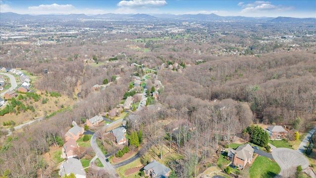6780 Hidden Woods DR, Roanoke, VA 24018