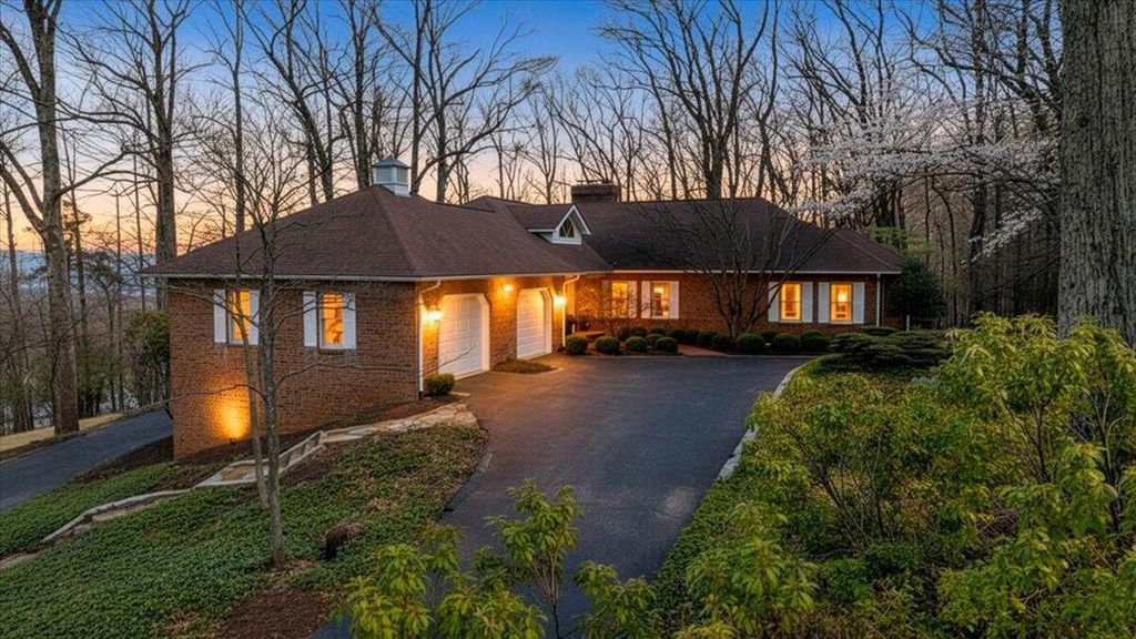 6780 Hidden Woods DR, Roanoke, VA 24018