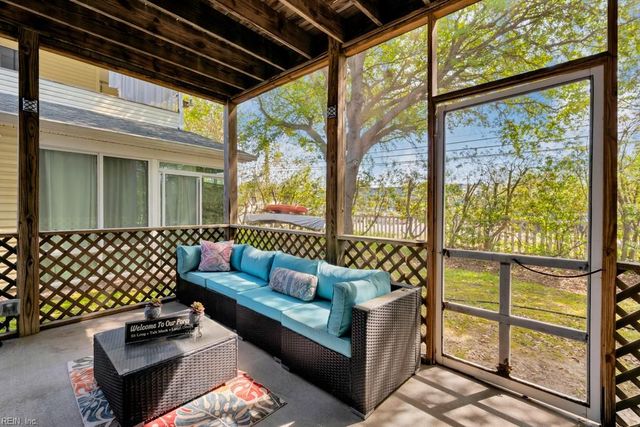 2400 Courtyard LN, Virginia Beach, VA 23455