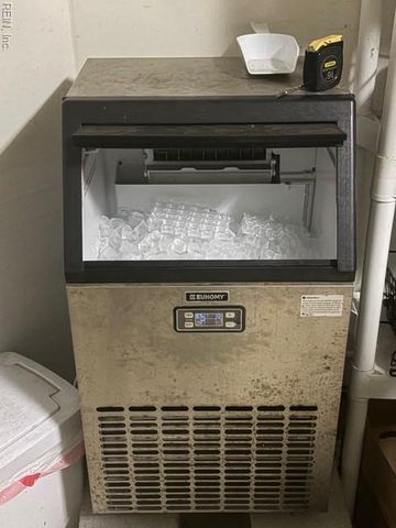 2400 Courtyard LN, Virginia Beach, VA 23455