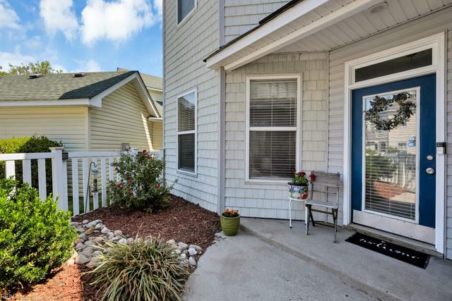 2400 Courtyard LN, Virginia Beach, VA 23455