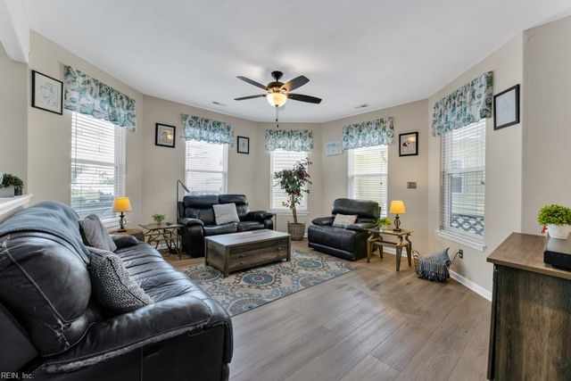 2400 Courtyard LN, Virginia Beach, VA 23455