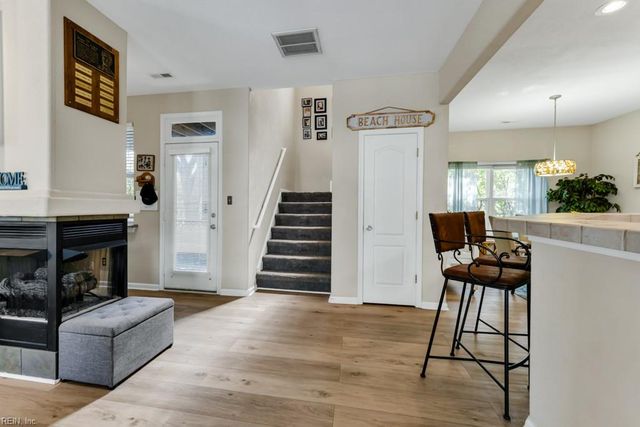 2400 Courtyard LN, Virginia Beach, VA 23455