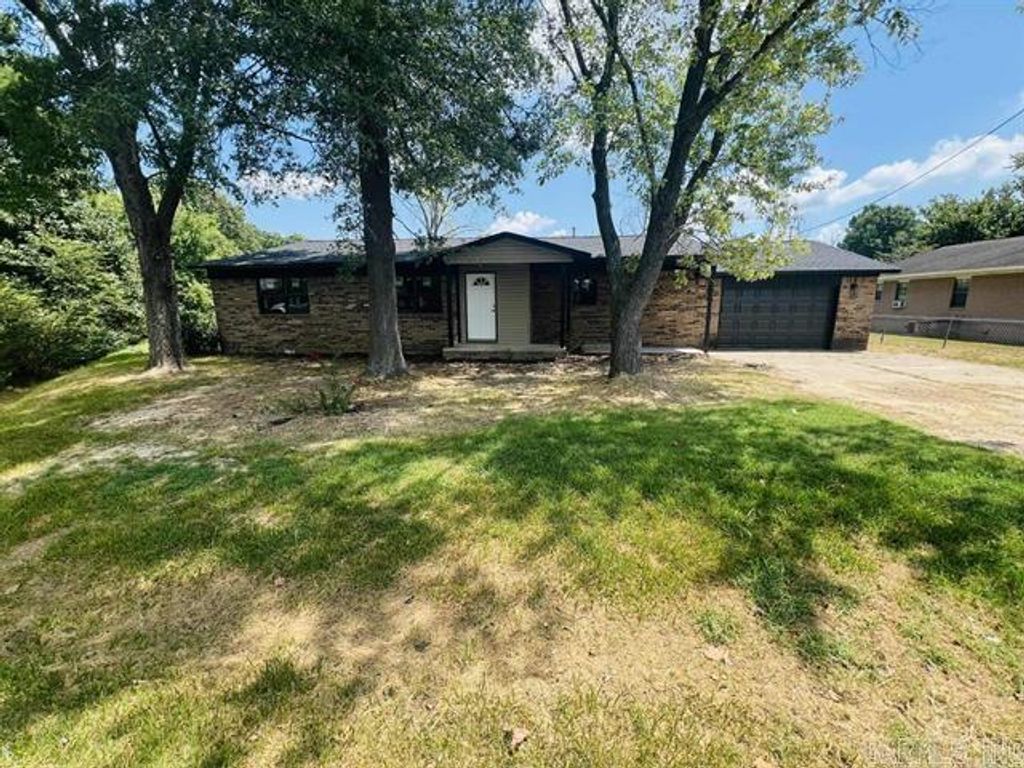 204 N Apple, Beebe, AR 72012