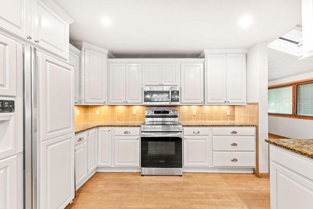 15685 Brojan DRIVE, Elm Grove, WI 53122