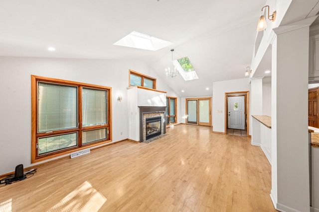 15685 Brojan DRIVE, Elm Grove, WI 53122