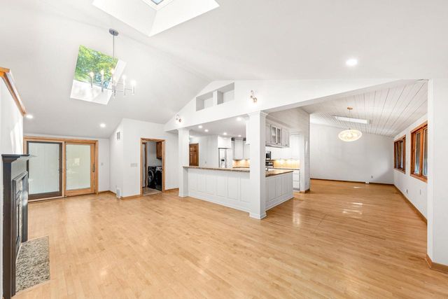 15685 Brojan DRIVE, Elm Grove, WI 53122
