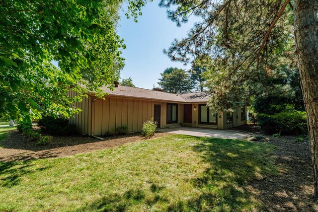 15685 Brojan DRIVE, Elm Grove, WI 53122