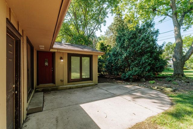 15685 Brojan DRIVE, Elm Grove, WI 53122