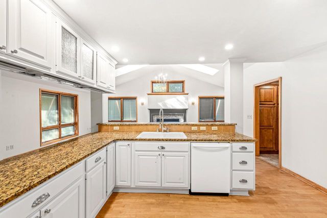 15685 Brojan DRIVE, Elm Grove, WI 53122