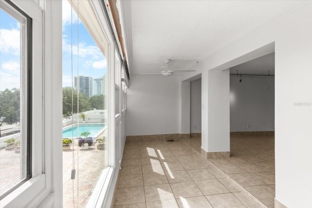 33 S GULFSTREAM AVENUE 305, Sarasota, FL 34236