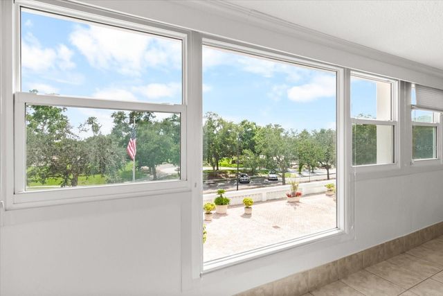 33 S GULFSTREAM AVENUE 305, Sarasota, FL 34236