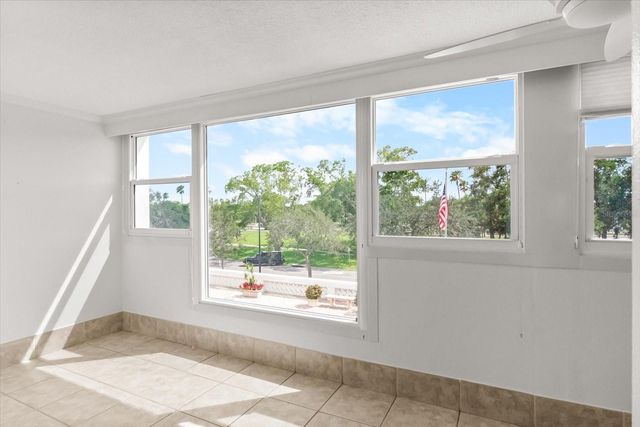 33 S GULFSTREAM AVENUE 305, Sarasota, FL 34236