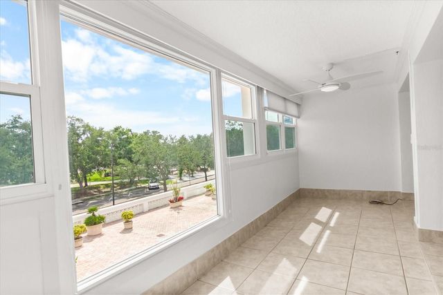 33 S GULFSTREAM AVENUE 305, Sarasota, FL 34236