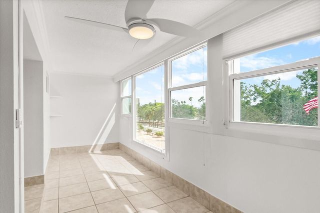 33 S GULFSTREAM AVENUE 305, Sarasota, FL 34236