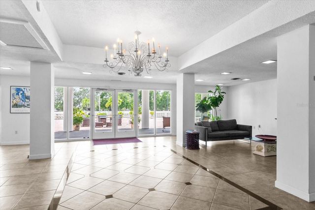 33 S GULFSTREAM AVENUE 305, Sarasota, FL 34236