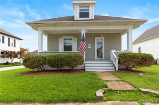 1103 Madison Street, St Charles, MO 63301