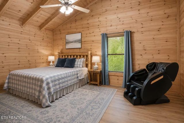 4255 New Pioneer Tr, Pigeon Forge, TN 37863