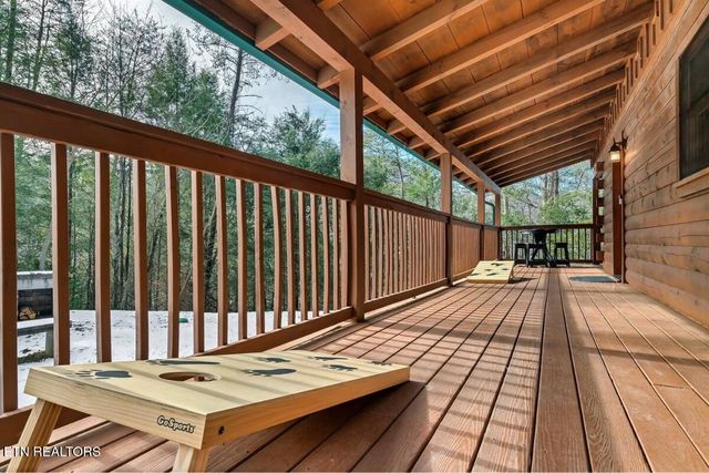4255 New Pioneer Tr, Pigeon Forge, TN 37863