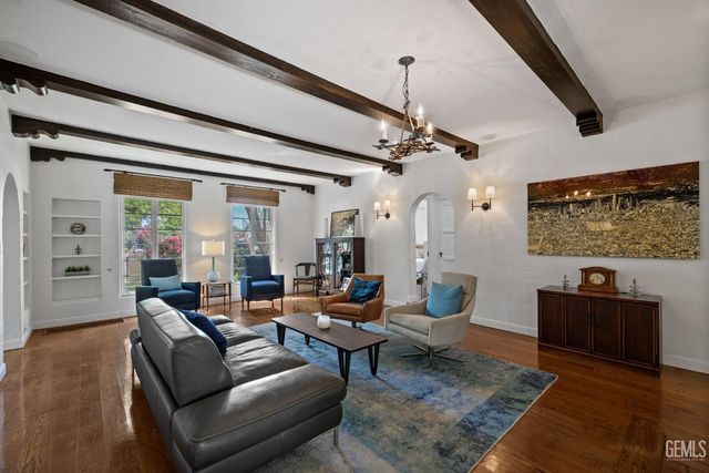 2716 21st Street, Bakersfield, CA 93301