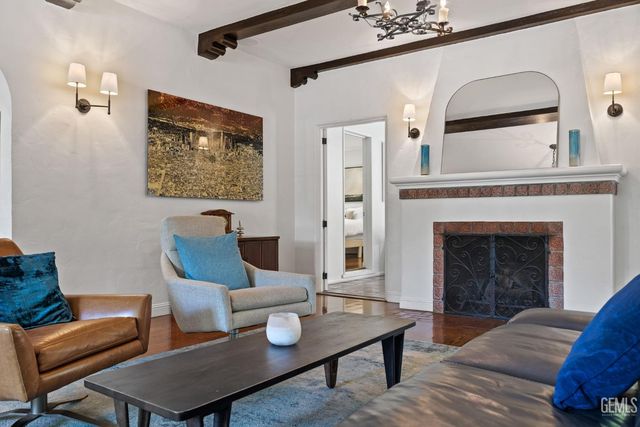 2716 21st Street, Bakersfield, CA 93301