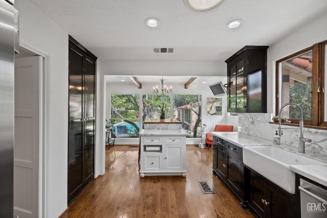 2716 21st Street, Bakersfield, CA 93301