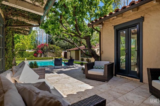 2716 21st Street, Bakersfield, CA 93301