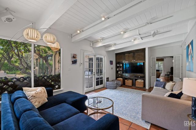 2716 21st Street, Bakersfield, CA 93301