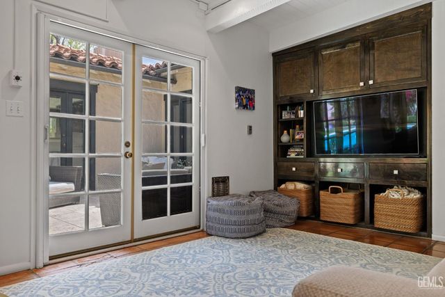 2716 21st Street, Bakersfield, CA 93301