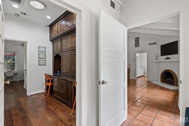 2716 21st Street, Bakersfield, CA 93301