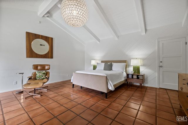 2716 21st Street, Bakersfield, CA 93301