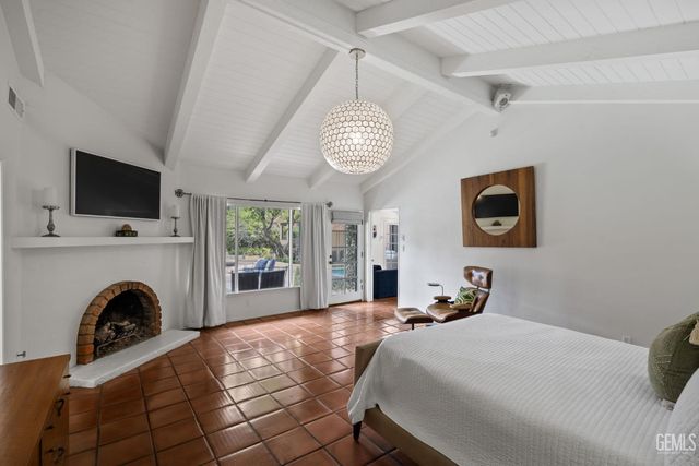 2716 21st Street, Bakersfield, CA 93301