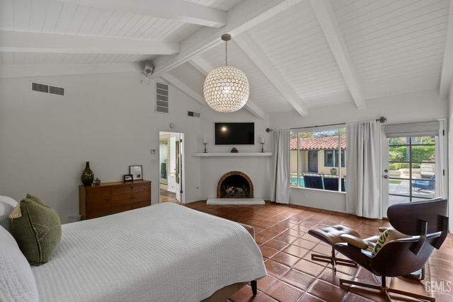 2716 21st Street, Bakersfield, CA 93301