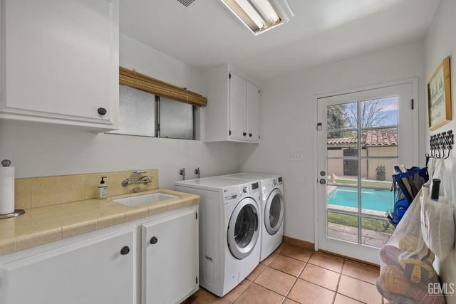 2716 21st Street, Bakersfield, CA 93301