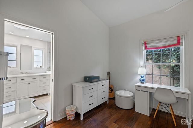 2716 21st Street, Bakersfield, CA 93301