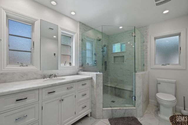 2716 21st Street, Bakersfield, CA 93301