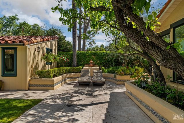 2716 21st Street, Bakersfield, CA 93301