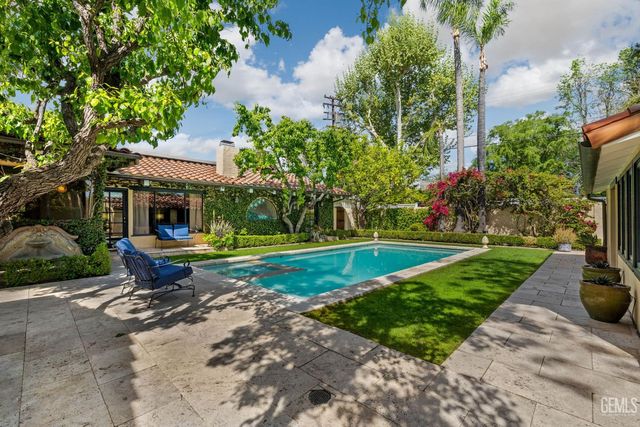 2716 21st Street, Bakersfield, CA 93301