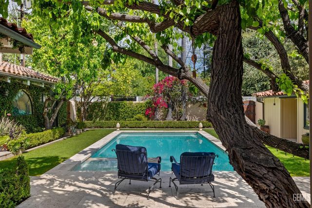 2716 21st Street, Bakersfield, CA 93301