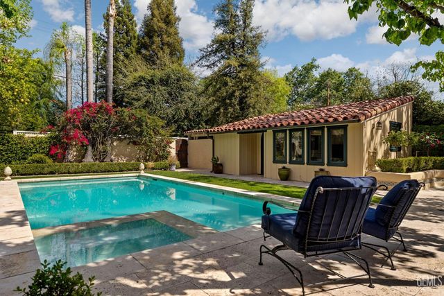 2716 21st Street, Bakersfield, CA 93301