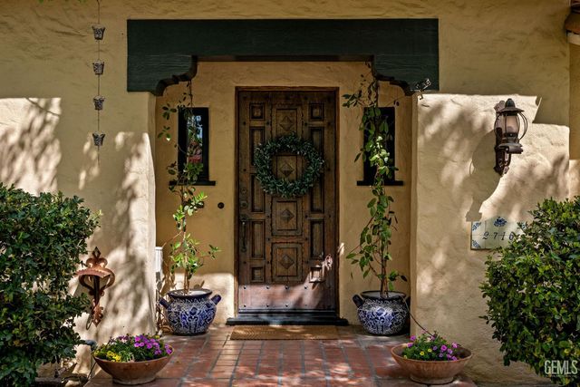 2716 21st Street, Bakersfield, CA 93301