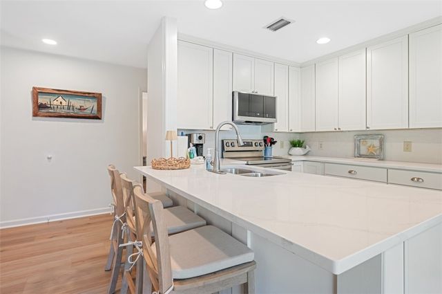 307 Harbour Oaks Drive, St Simons Island, GA 31522