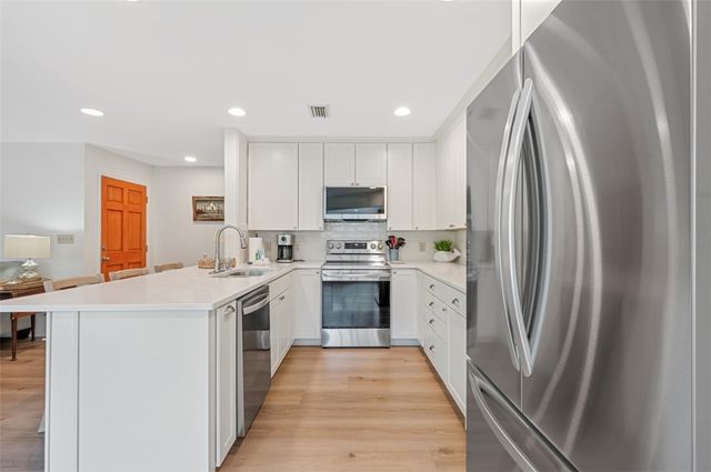 307 Harbour Oaks Drive, St Simons Island, GA 31522