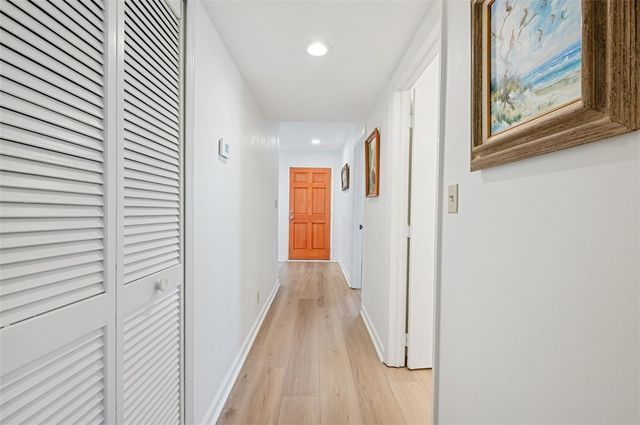 307 Harbour Oaks Drive, St Simons Island, GA 31522