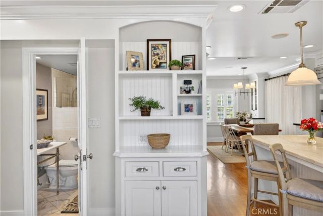 210 Bennett Avenue, Long Beach, CA 90803