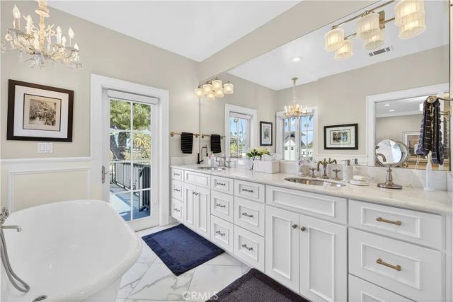 210 Bennett Avenue, Long Beach, CA 90803